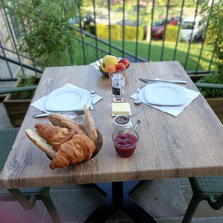 Les Pierres Folles Bed & Breakfast Rozier-en-Donzy Екстериор снимка