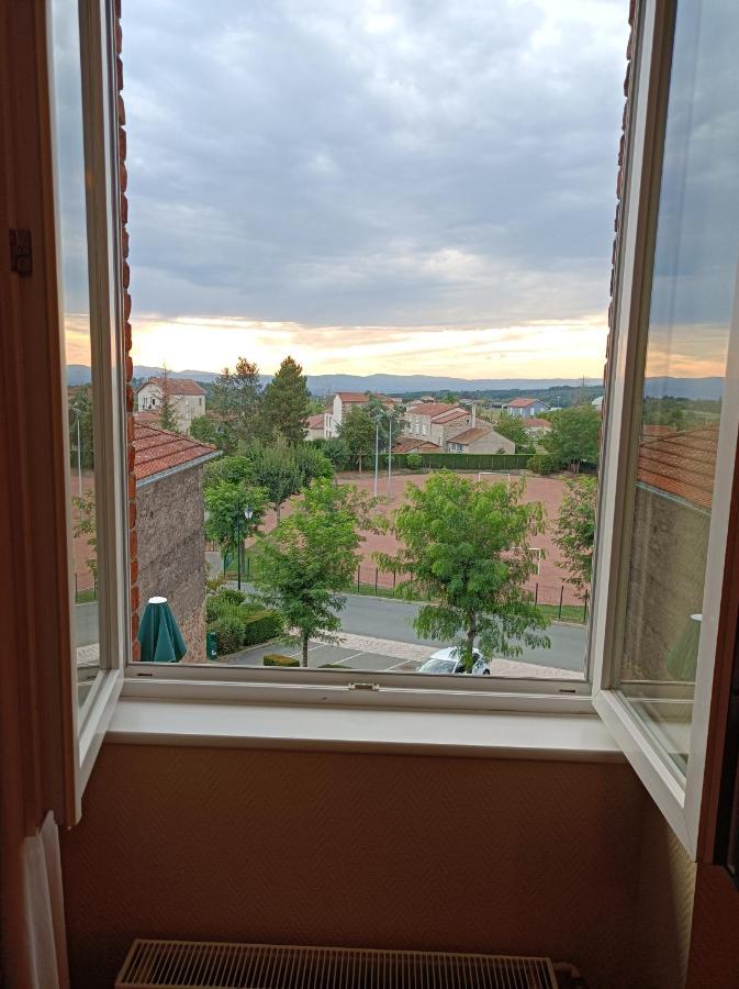 Les Pierres Folles Bed & Breakfast Rozier-en-Donzy Екстериор снимка
