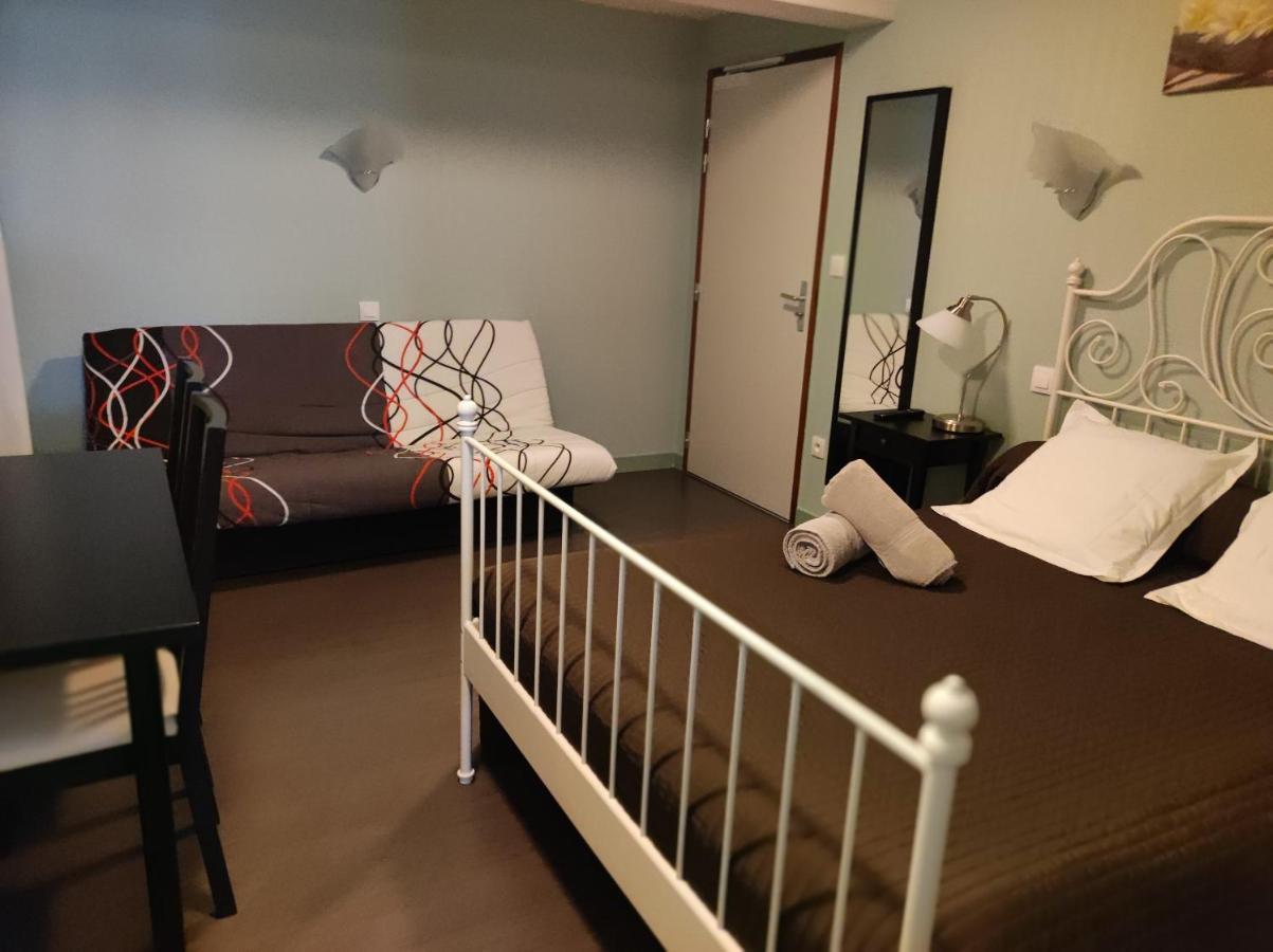 Les Pierres Folles Bed & Breakfast Rozier-en-Donzy Екстериор снимка