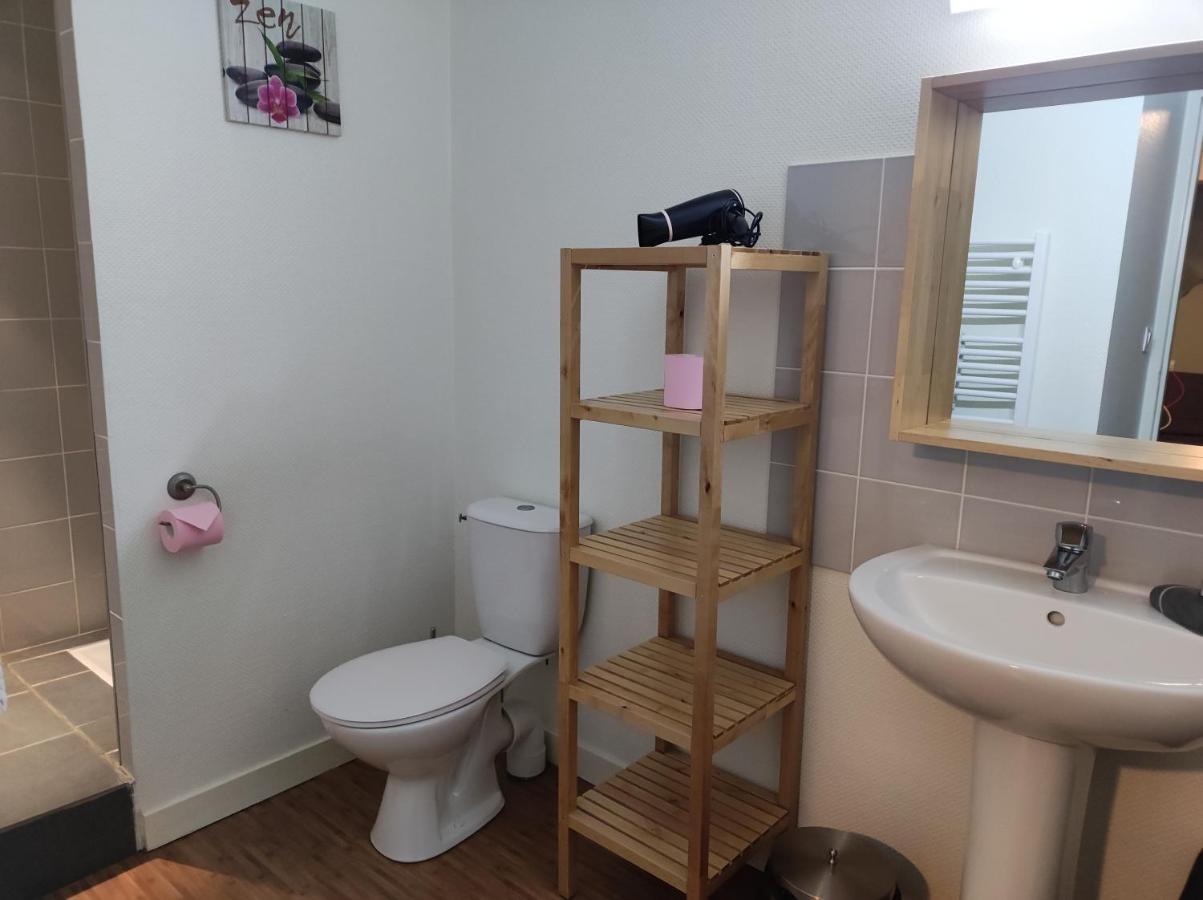 Les Pierres Folles Bed & Breakfast Rozier-en-Donzy Екстериор снимка