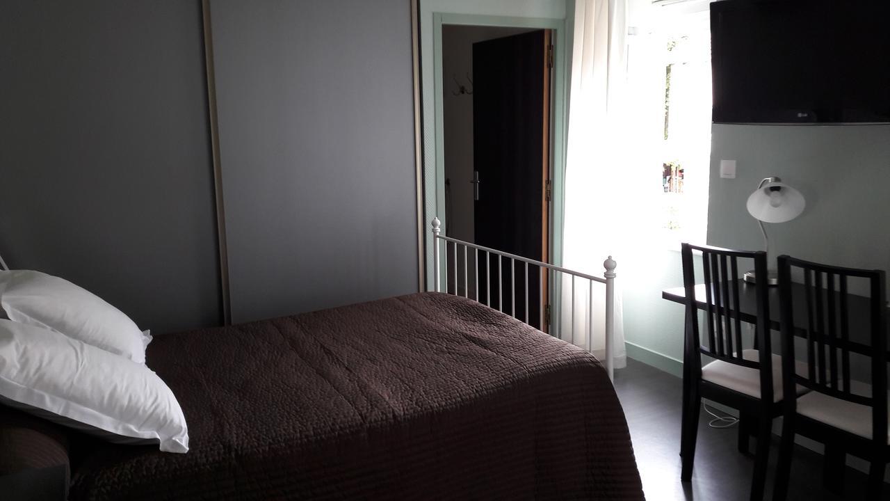 Les Pierres Folles Bed & Breakfast Rozier-en-Donzy Екстериор снимка