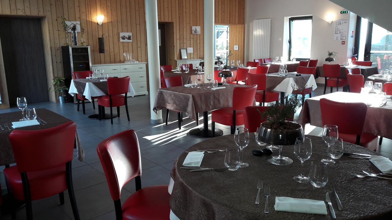 Les Pierres Folles Bed & Breakfast Rozier-en-Donzy Екстериор снимка