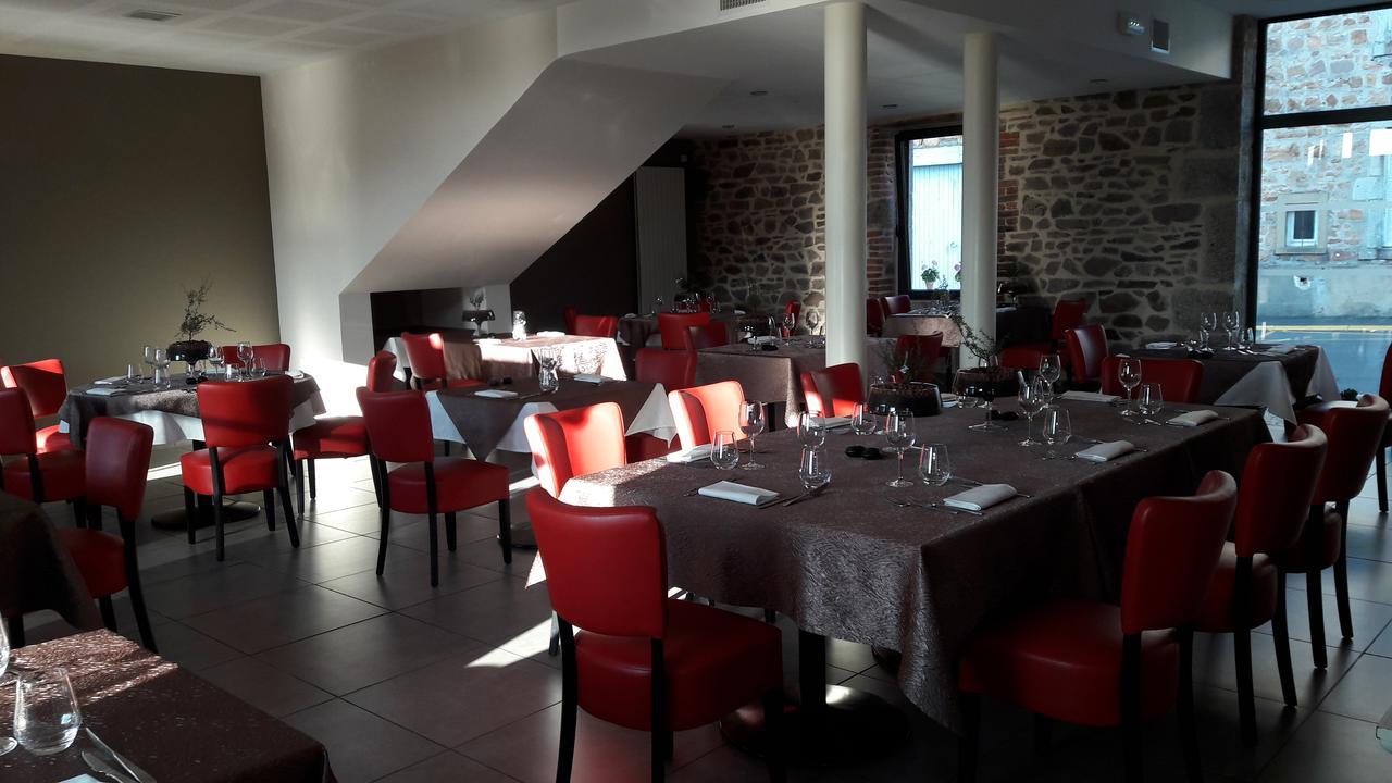 Les Pierres Folles Bed & Breakfast Rozier-en-Donzy Екстериор снимка